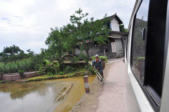 dvubb 图片点击可在新窗口打开查看